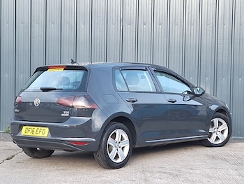 Used Volkswagen Golf 2016 for sale - 78490380: Photo