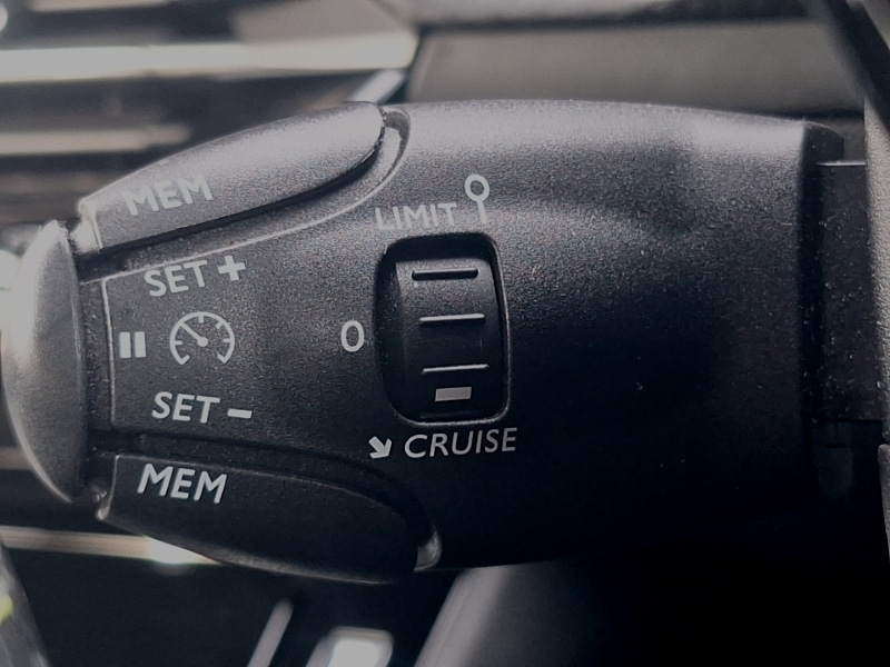 Used Peugeot 2008 2023 for sale - 78079829: Photo 13