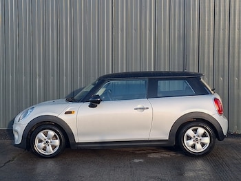 Used MINI Hatch 2018 for sale - 77039388: Photo