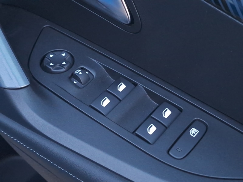 Used Peugeot 2008 2020 for sale - 76925258: Photo 12