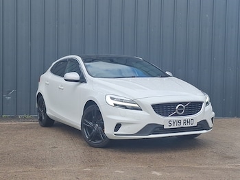 Used Volvo V40 2019 for sale - 78428386: Photo