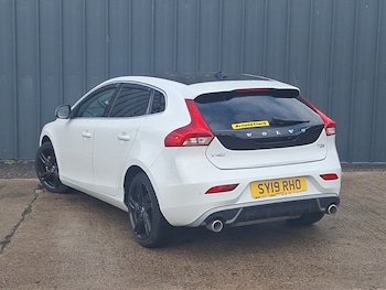 Used Volvo V40 2019 for sale - 78428386: Photo