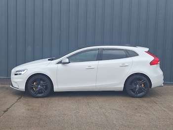 Used Volvo V40 2019 for sale - 78428386: Photo