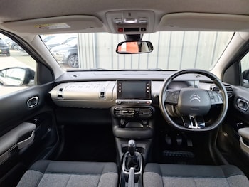 Used Citroen C4 Cactus 2018 for sale - 76897680: Photo