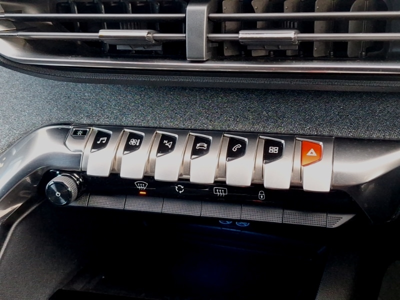 Used Peugeot 3008 2017 for sale - 76947615: Photo 11