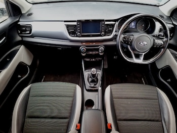 Used Kia Stonic 2019 for sale - 77115104: Photo