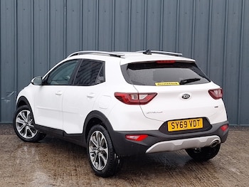 Used Kia Stonic 2019 for sale - 77115104: Photo