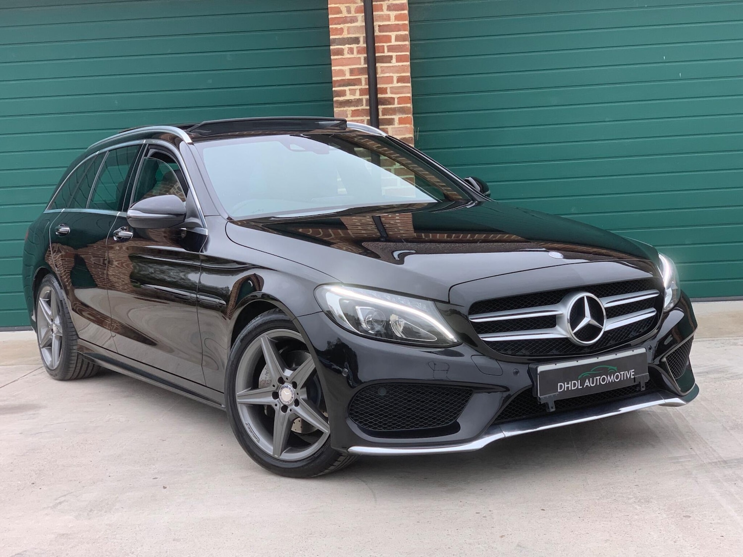 Used Mercedes-Benz C Class 2015 for sale - 76388556: Photo 1