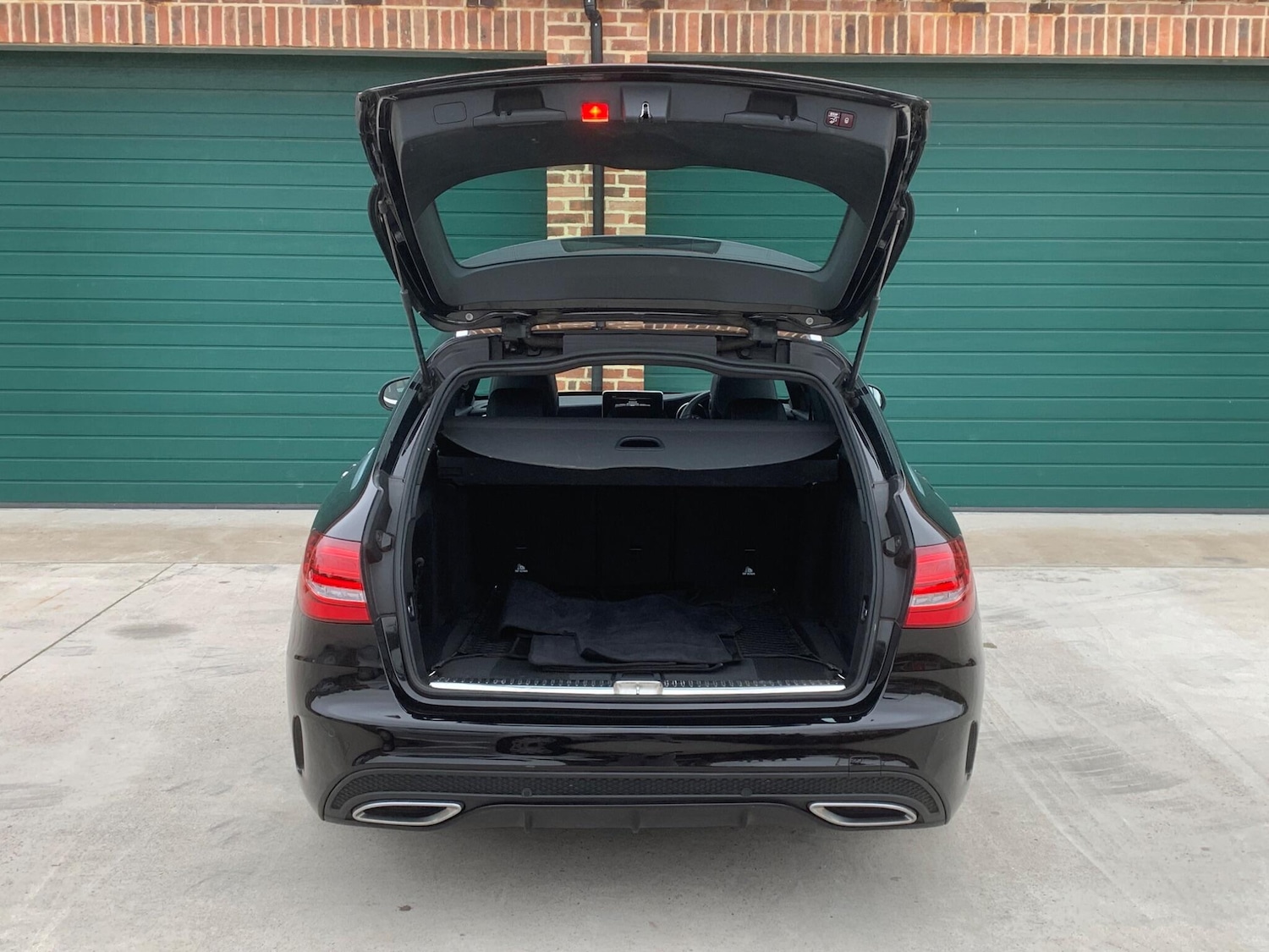 Used Mercedes-Benz C Class 2015 for sale - 76388556: Photo 10