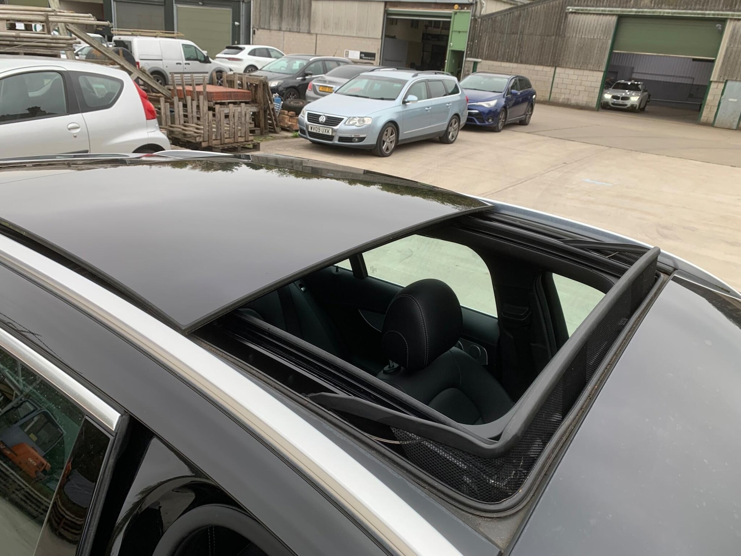 Used Mercedes-Benz C Class 2015 for sale - 76388556: Photo 20