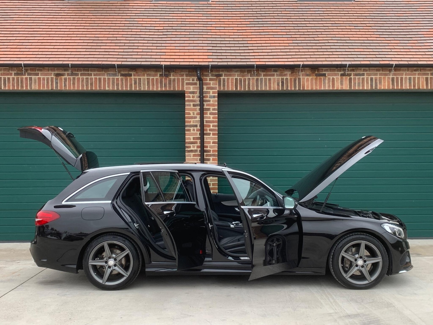 Used Mercedes-Benz C Class 2015 for sale - 76388556: Photo 3