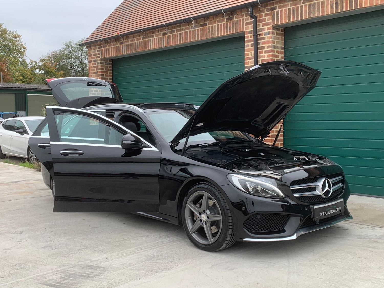 Used Mercedes-Benz C Class 2015 for sale - 76388556: Photo 30