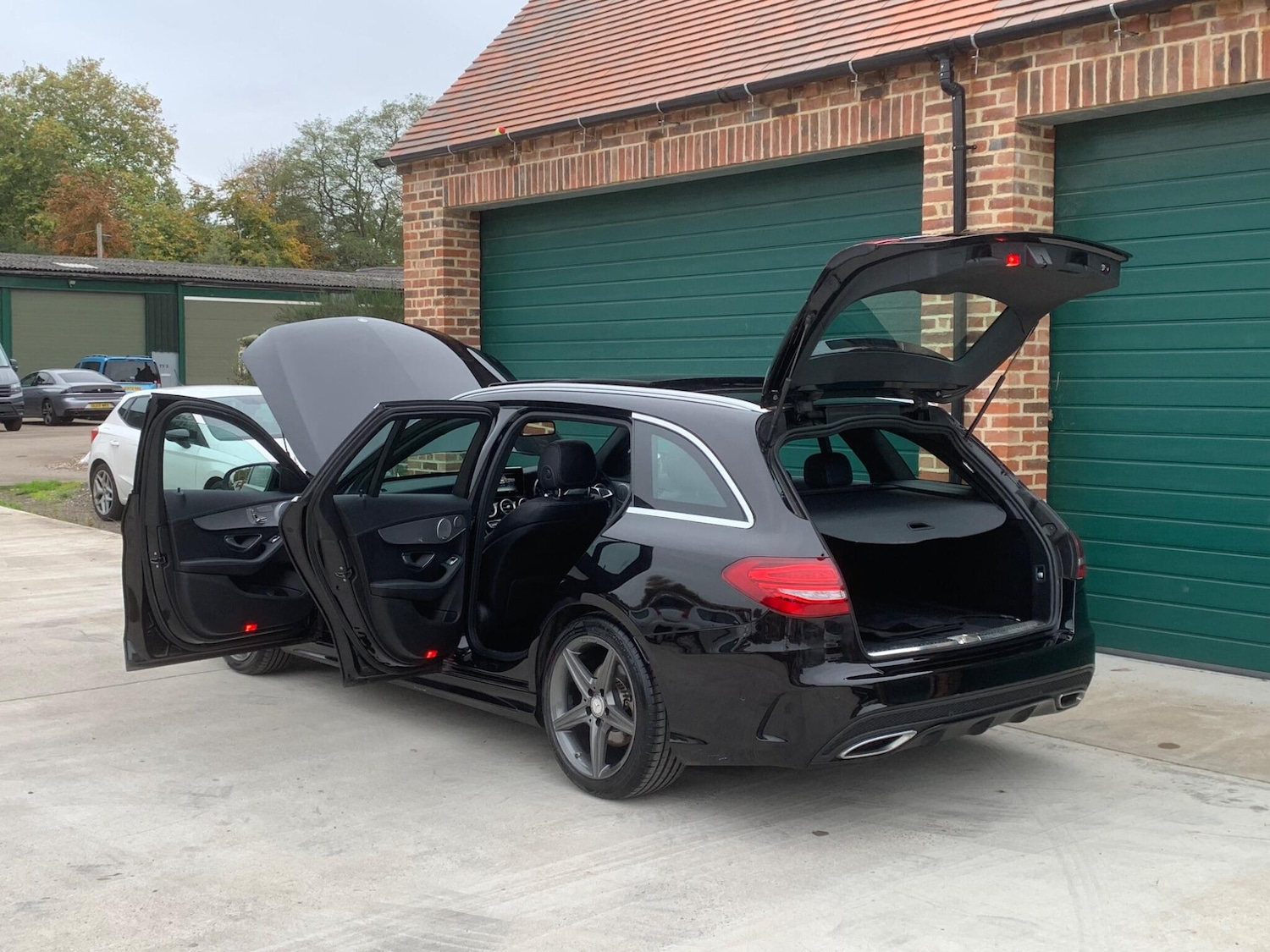 Used Mercedes-Benz C Class 2015 for sale - 76388556: Photo 38