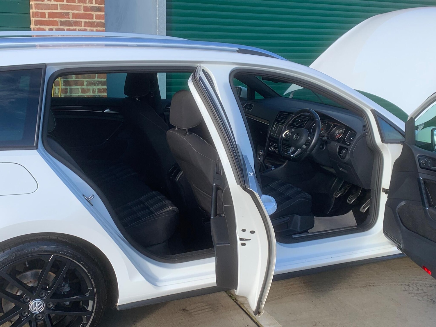 Used Volkswagen Golf 2016 for sale - 76484457: Photo 49