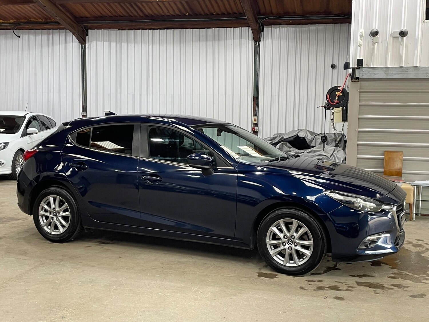 Used Mazda Mazda3 2017 for sale - 78086060: Photo 2
