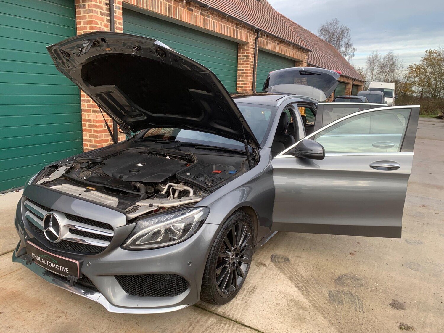 Used Mercedes-Benz C Class 2017 for sale - 76742920: Photo 40