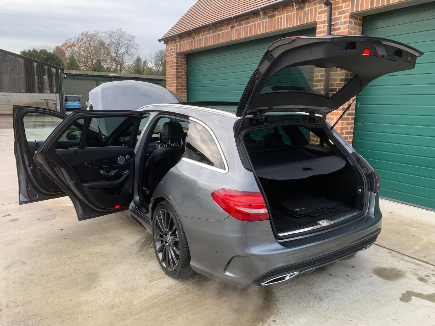 Used Mercedes-Benz C Class 2017 for sale - 76742920: Photo 42