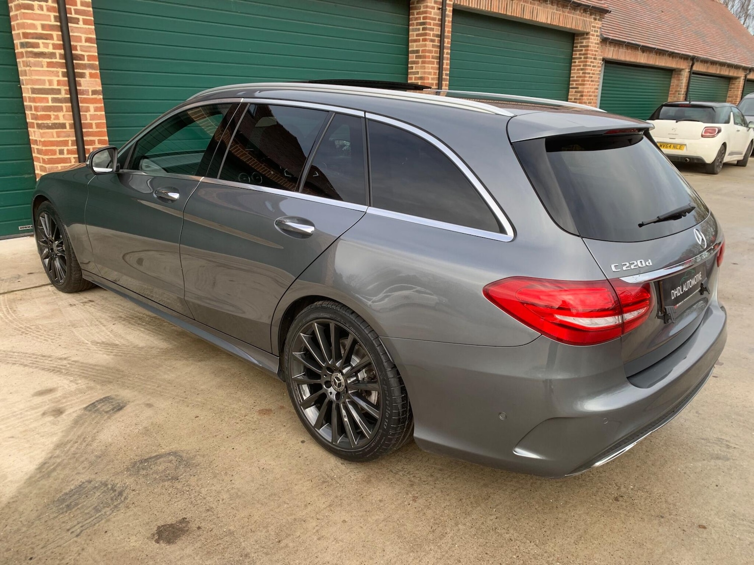 Used Mercedes-Benz C Class 2017 for sale - 76742920: Photo 54