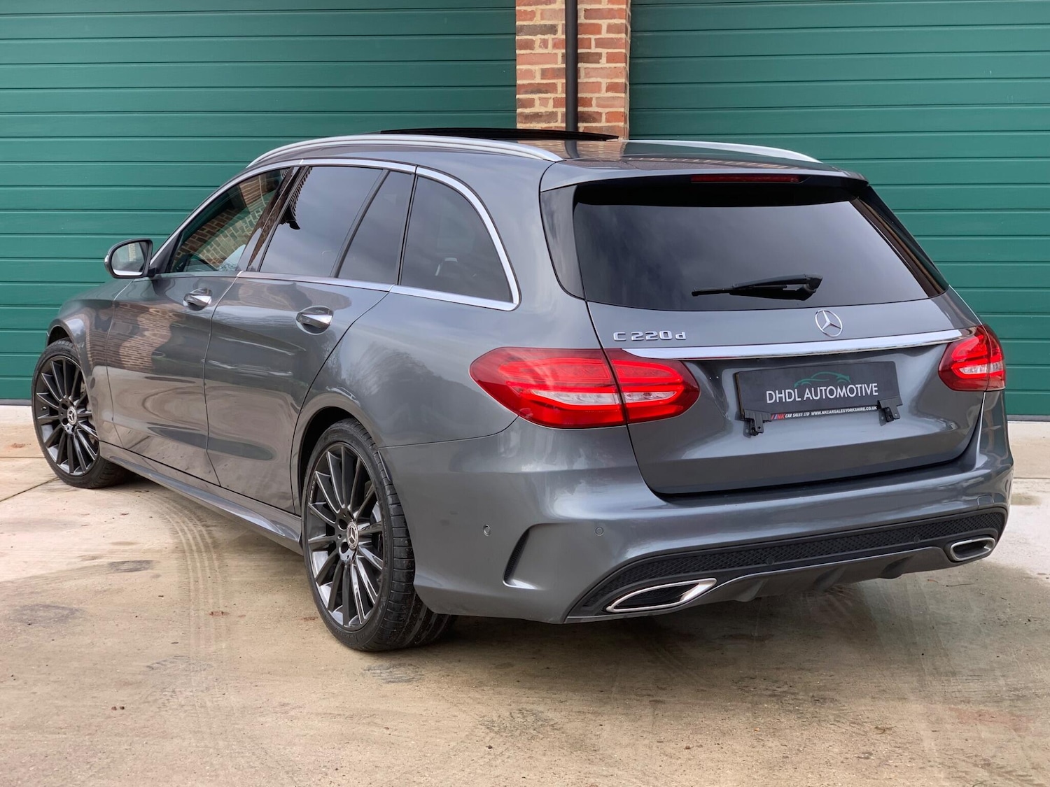 Used Mercedes-Benz C Class 2017 for sale - 76742920: Photo 73