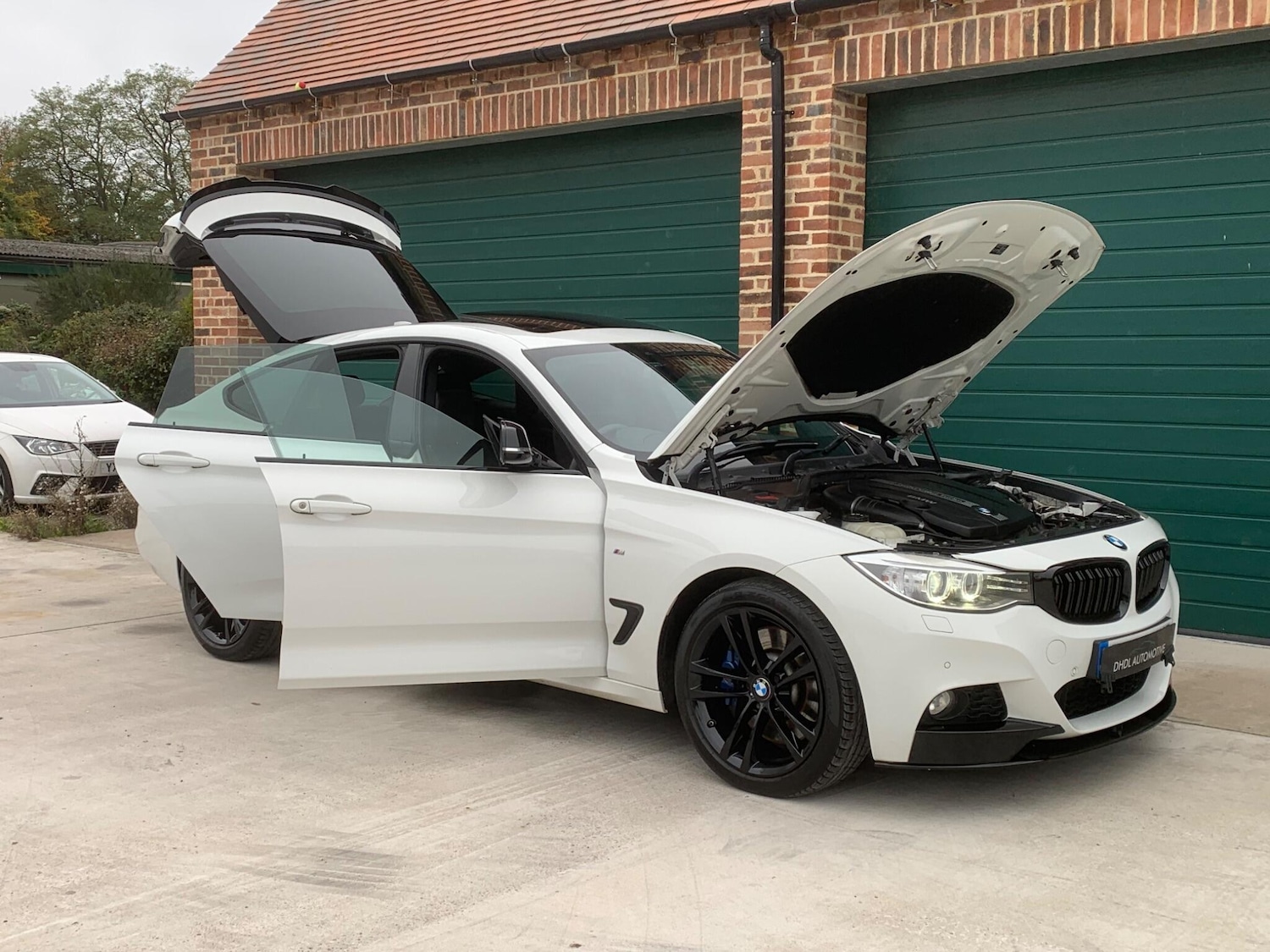 Used BMW 3 Series Gran Turismo 2014 for sale - 76388154: Photo 29