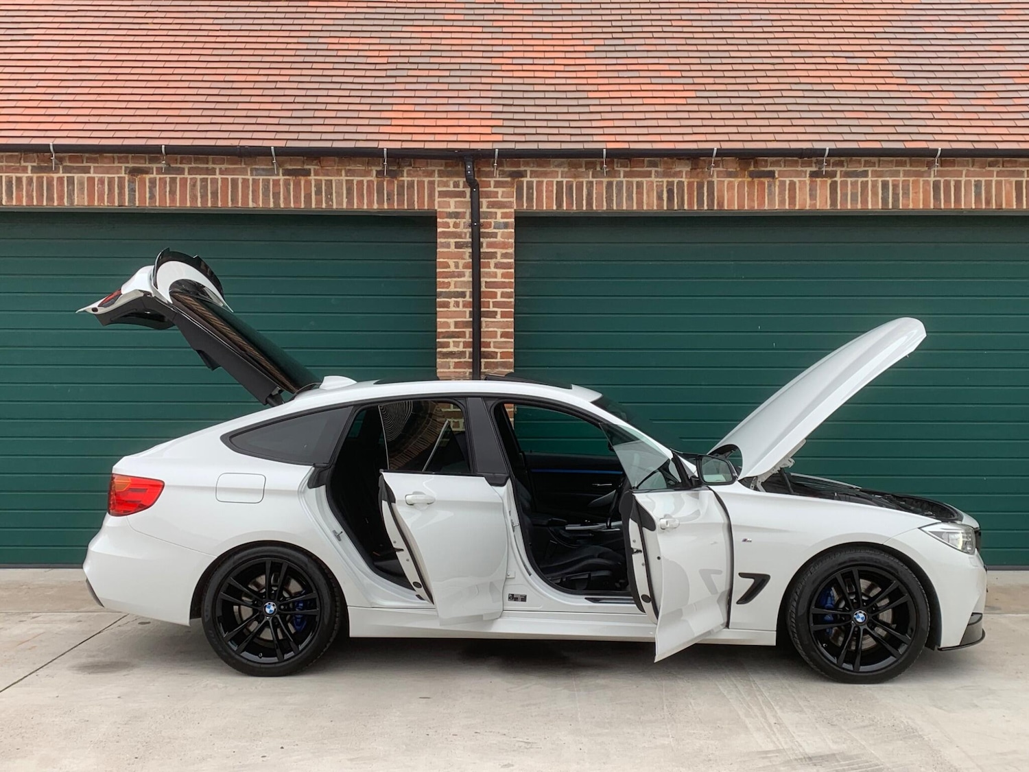 Used BMW 3 Series Gran Turismo 2014 for sale - 76388154: Photo 3