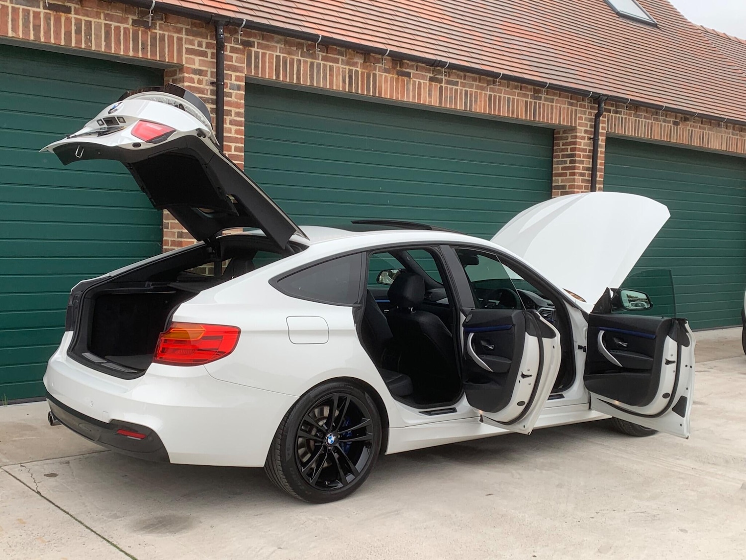 Used BMW 3 Series Gran Turismo 2014 for sale - 76388154: Photo 31