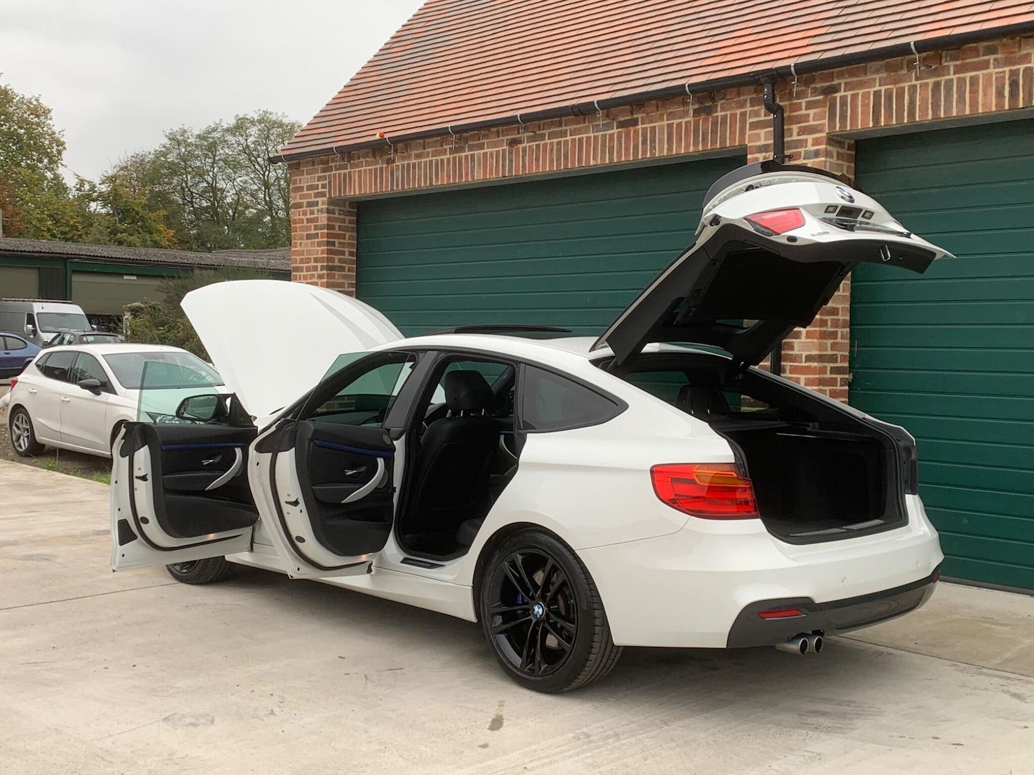 Used BMW 3 Series Gran Turismo 2014 for sale - 76388154: Photo 37