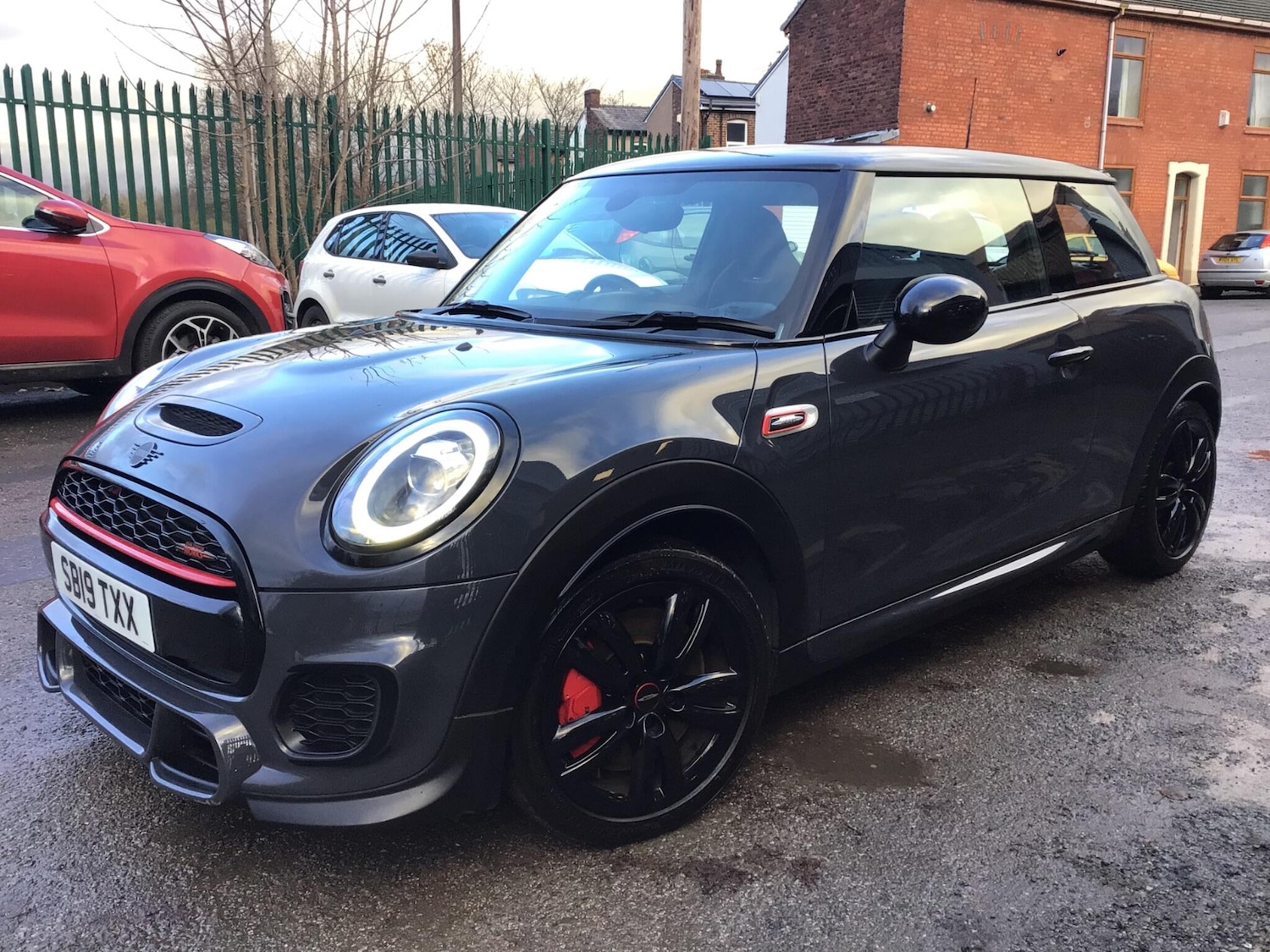 Used MINI Hatch 2019 for sale - 76702172: Photo 2