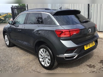 Used Volkswagen T-Roc 2019 for sale - 78383918: Photo