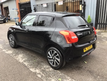 Used Suzuki Swift 2023 for sale - 75915848: Photo