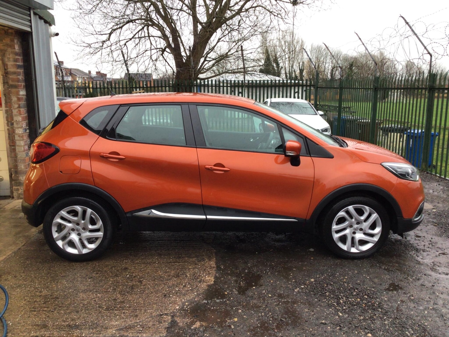 Used Renault Captur for sale - 77537867: Photo 4