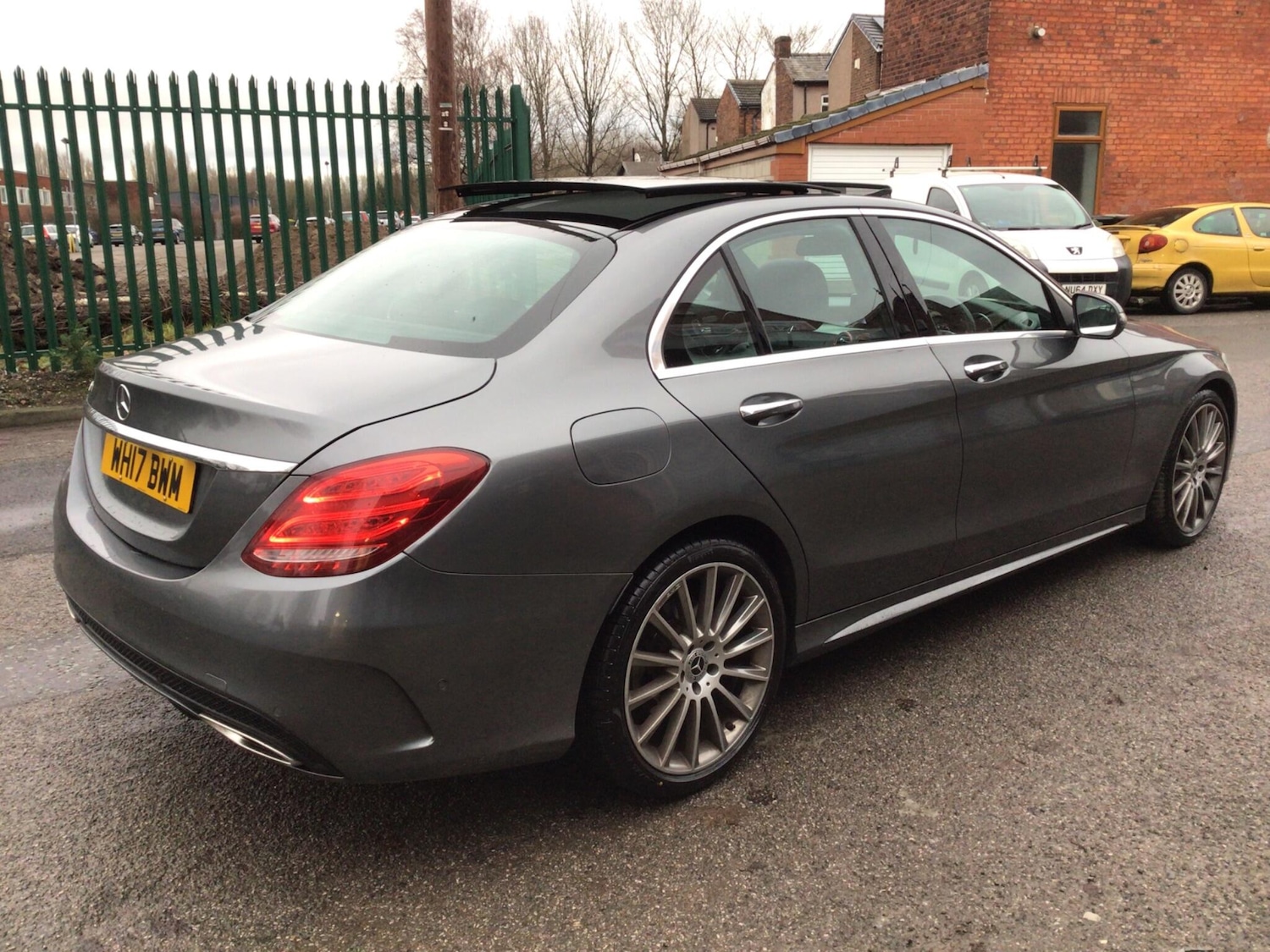 Used Mercedes-Benz C Class 2017 for sale - 77330395: Photo 3