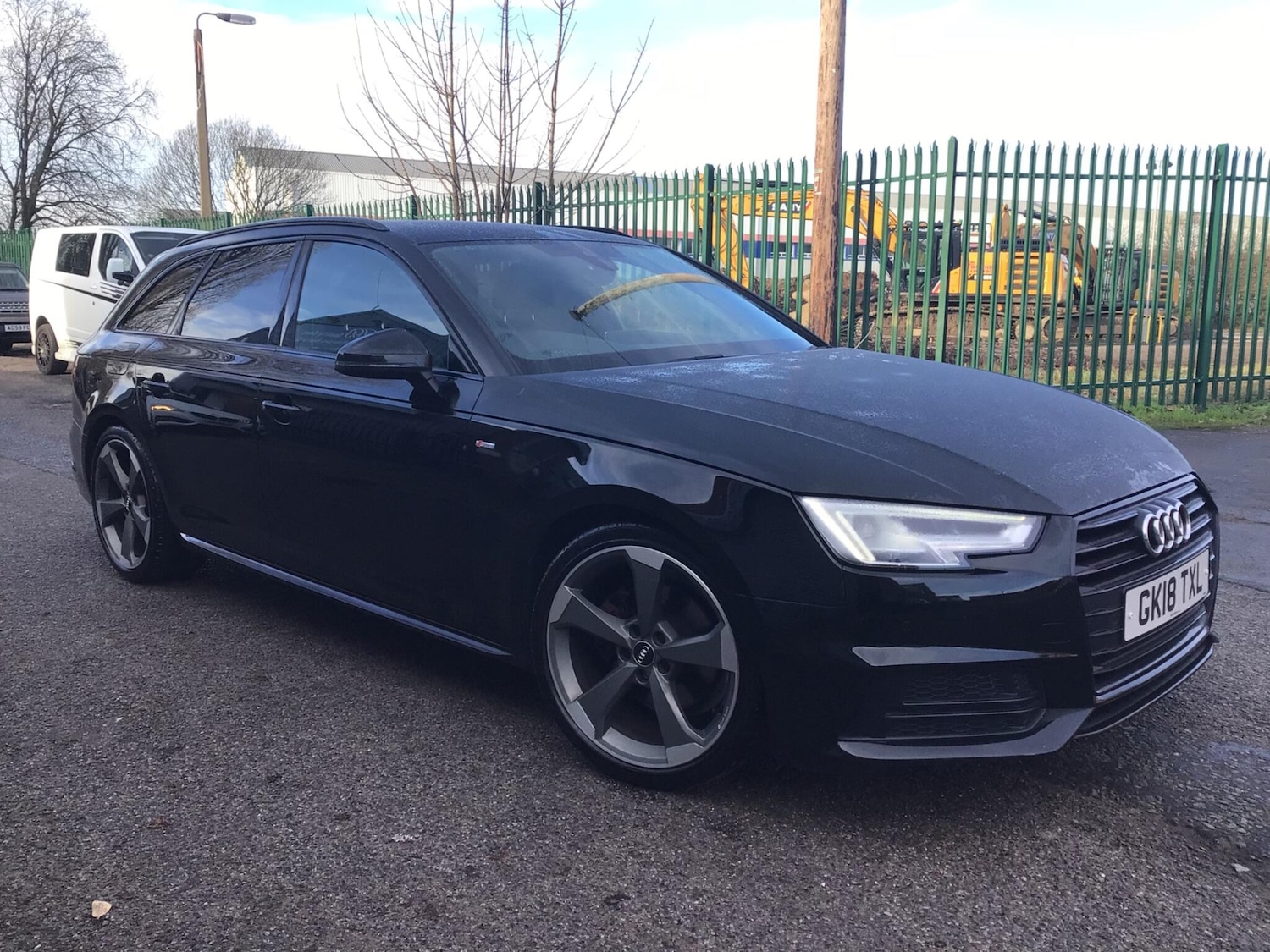 Used Audi A4 Avant 2018 for sale - 76887321: Photo 1