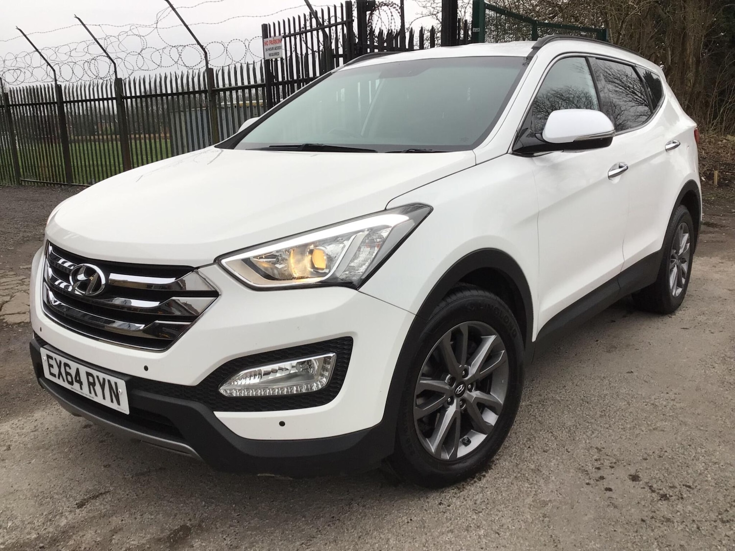 Used Hyundai Santa Fe for sale - 77424837: Photo 2