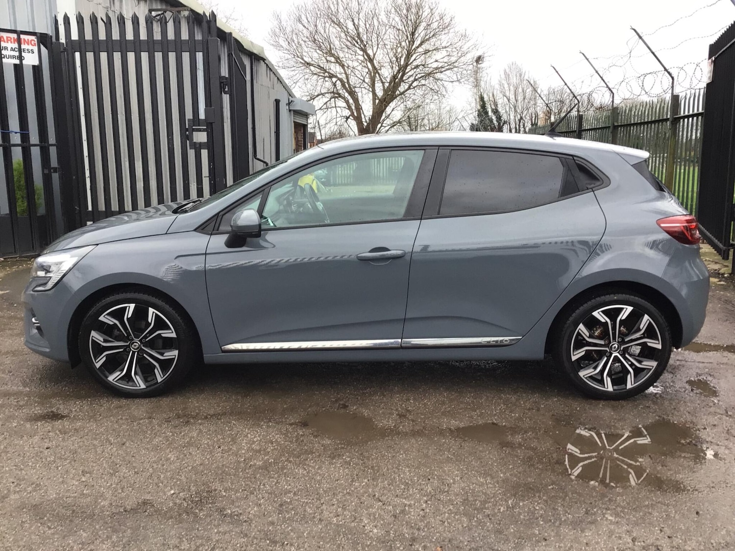 Used Renault Clio 2020 for sale - 77155402: Photo 11