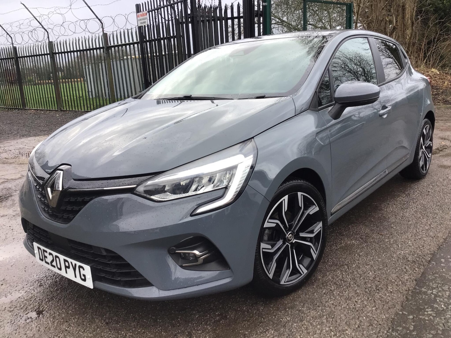 Used Renault Clio 2020 for sale - 77155402: Photo 2