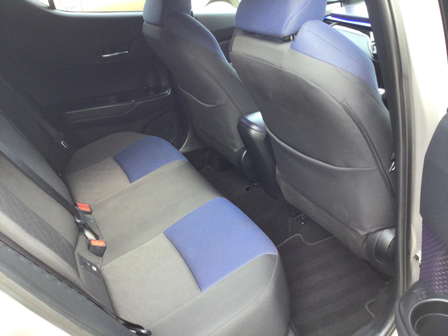 Used Toyota C-HR 2017 for sale - 76060247: Photo 13