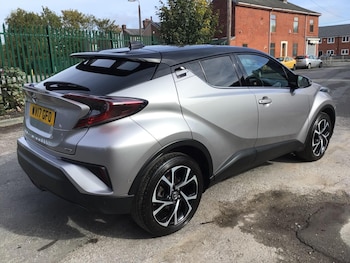 Used Toyota C-HR 2017 for sale - 76060247: Photo