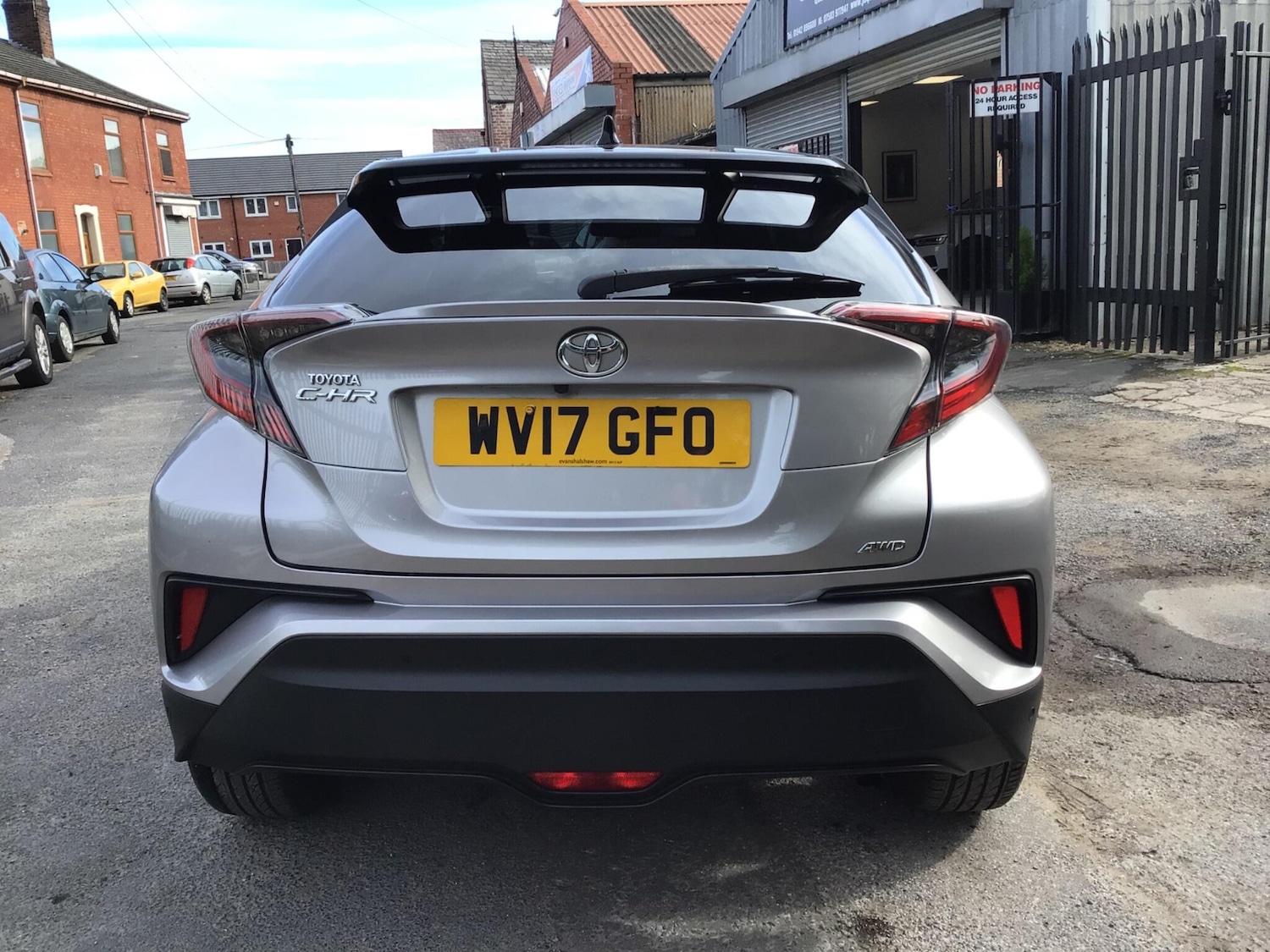 Used Toyota C-HR 2017 for sale - 76060247: Photo 8