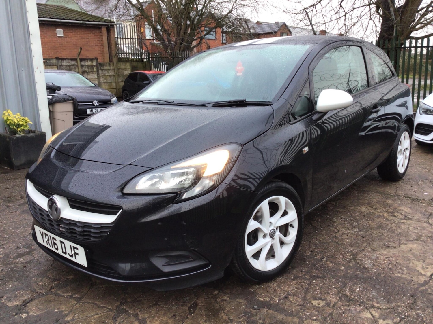 Used Vauxhall Corsa 2016 for sale - 77478609: Photo 2