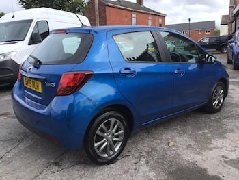 Used Toyota Yaris 2015 for sale - 79727121: Photo