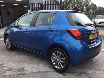 Used Toyota Yaris 2015 for sale - 79727121: Photo