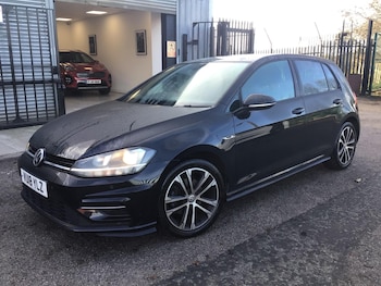Used Volkswagen Golf 2018 for sale - 76913985: Photo