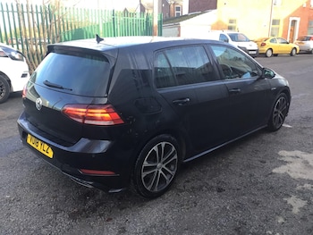 Used Volkswagen Golf 2018 for sale - 76913985: Photo