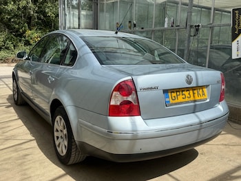 Used Volkswagen Passat 2004 for sale - 79012587: Photo