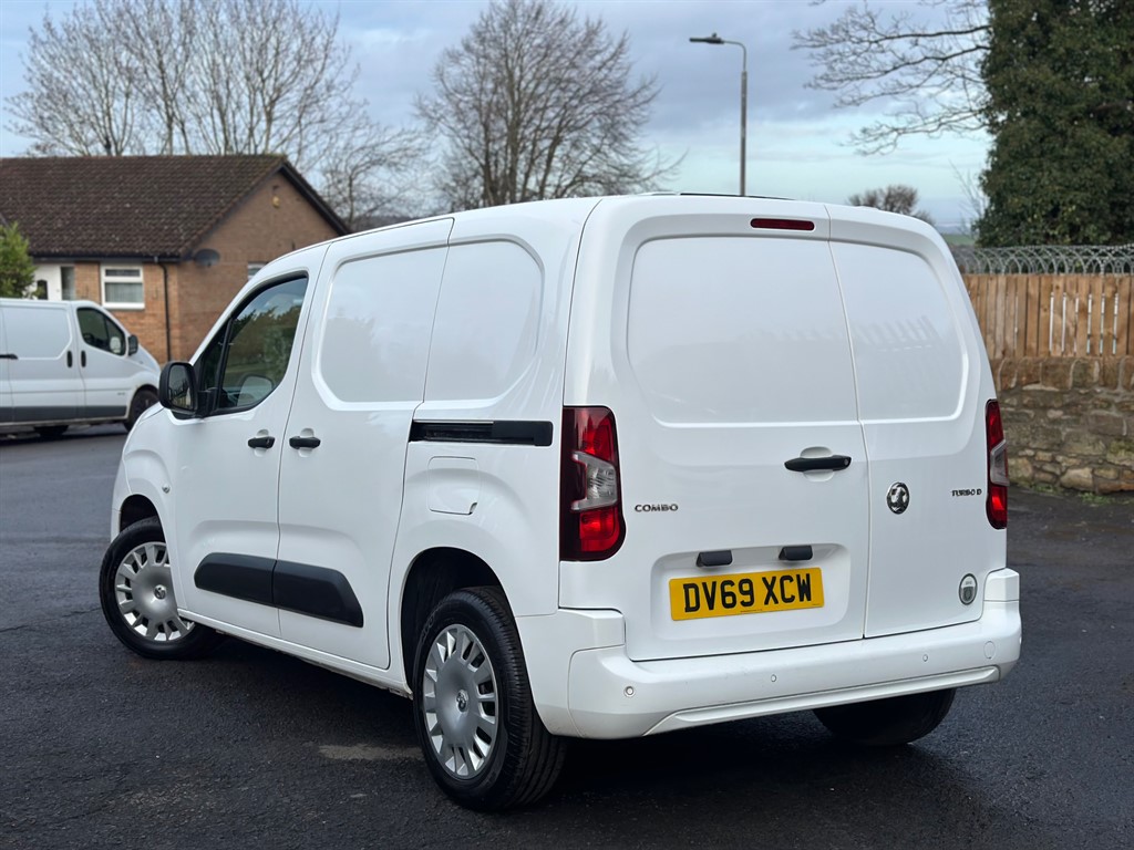 Used Vauxhall Combo 2019 for sale - 76984396: Photo 2