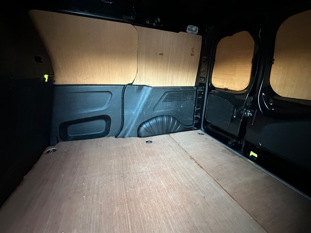 Used Peugeot Partner 2022 for sale - 76628483: Photo 25