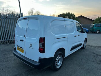 Used Peugeot Partner 2020 for sale - 77679139: Photo