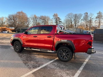Used Toyota Hilux 2024 for sale - 76750237: Photo