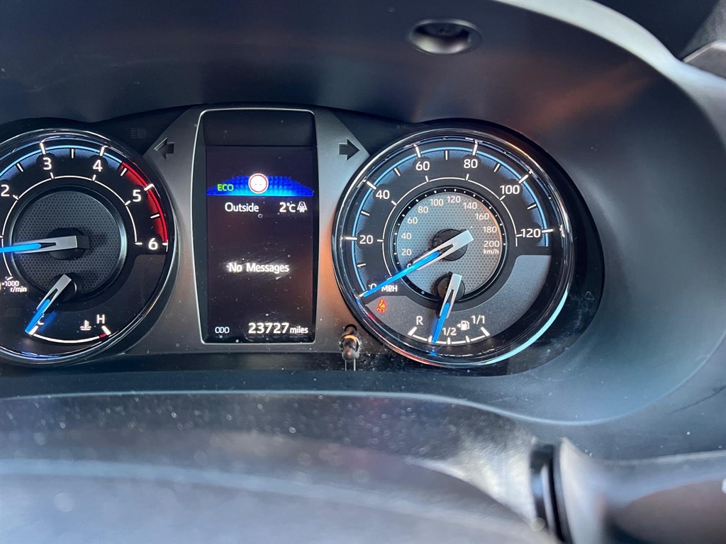 Used Toyota Hilux 2024 for sale - 76750237: Photo 8